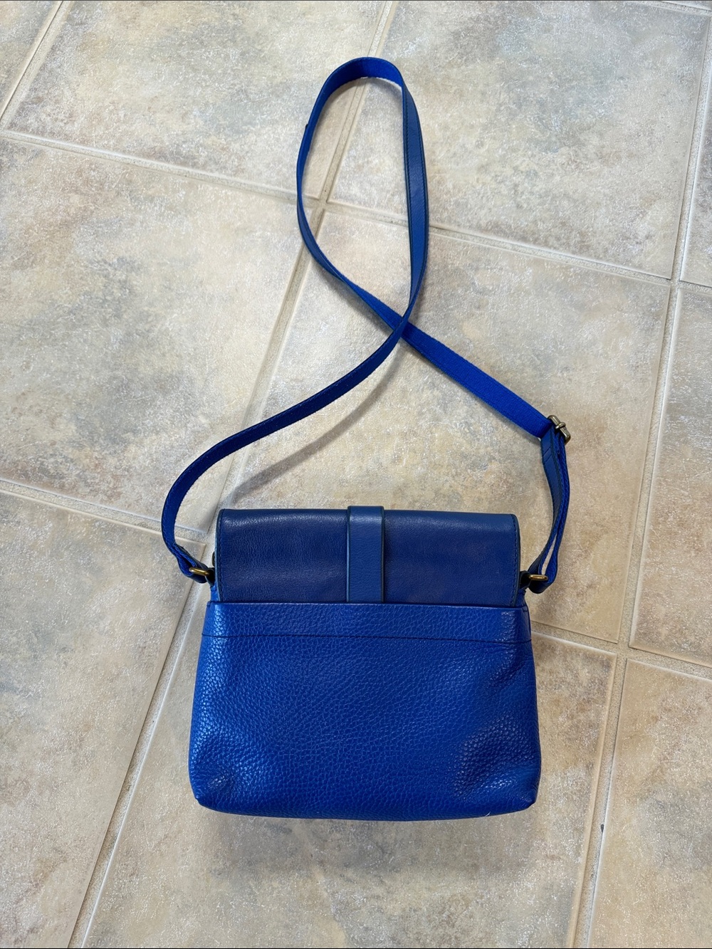 Fossil Blue Leather Pebble Crossbody Bag - Picture 2 of 8
